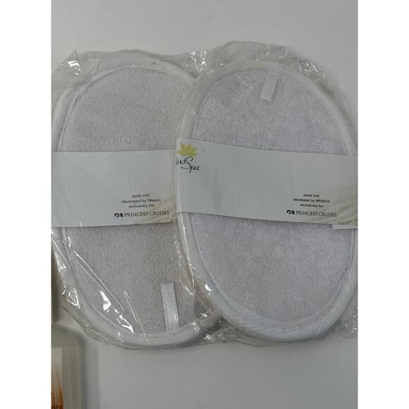 Princess Cruises Toiletry Set Of 7 Room Spray Sizzle Mitt Lip Balm Eye Gel Mask - Picture 8 of 16